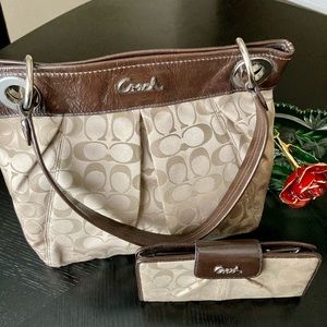Cute Coach Purse and Wallet Set